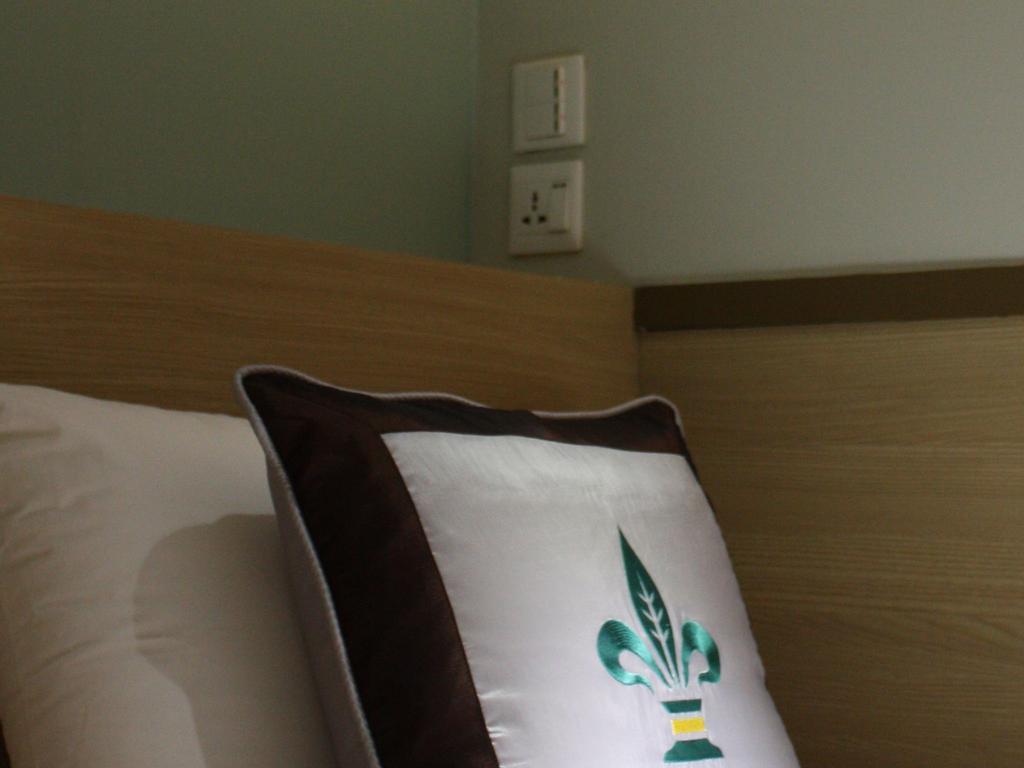 Pickled Tea Hostel Rangun Zewnętrze zdjęcie